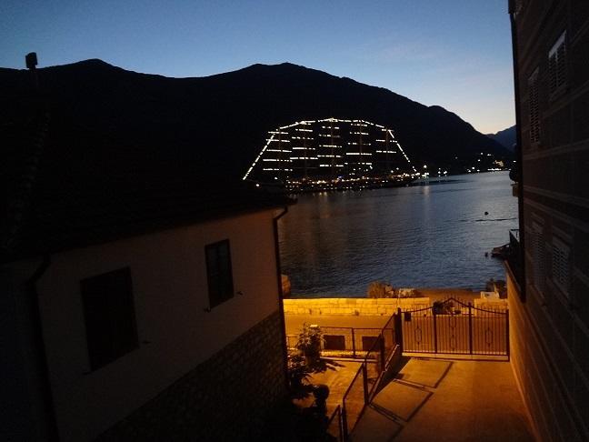 Apartment The Sea Coast Kotor Bagian luar foto