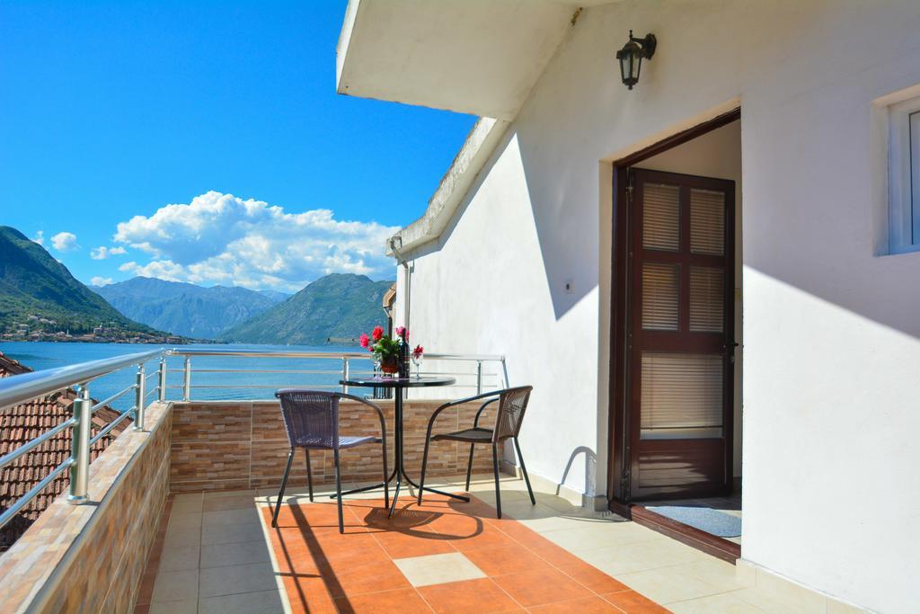 Apartment The Sea Coast Kotor Bagian luar foto