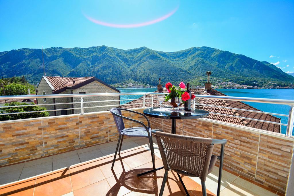 Apartment The Sea Coast Kotor Bagian luar foto