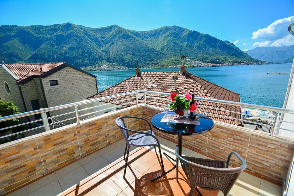 Apartment The Sea Coast Kotor Bagian luar foto
