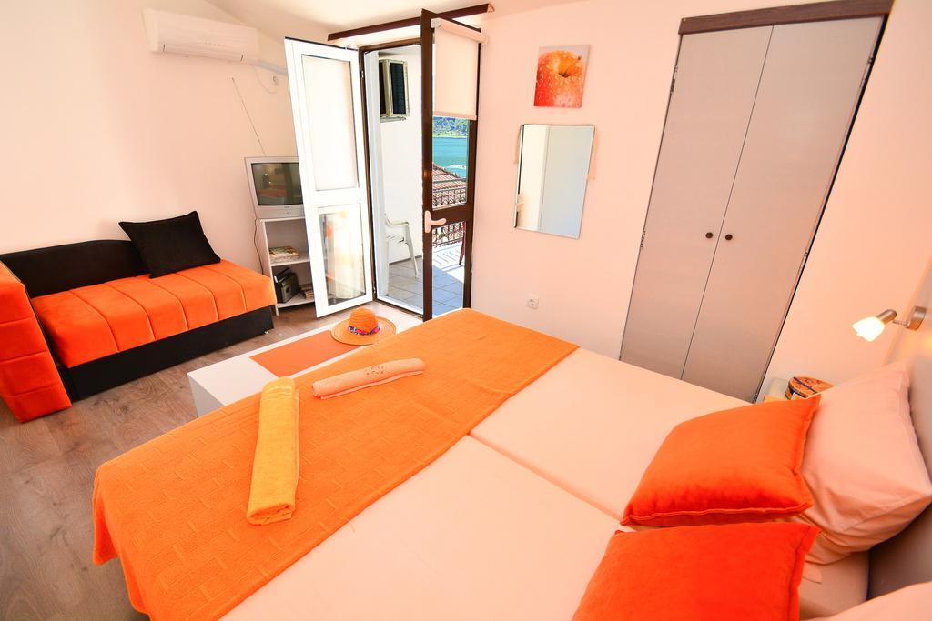 Apartment The Sea Coast Kotor Bagian luar foto