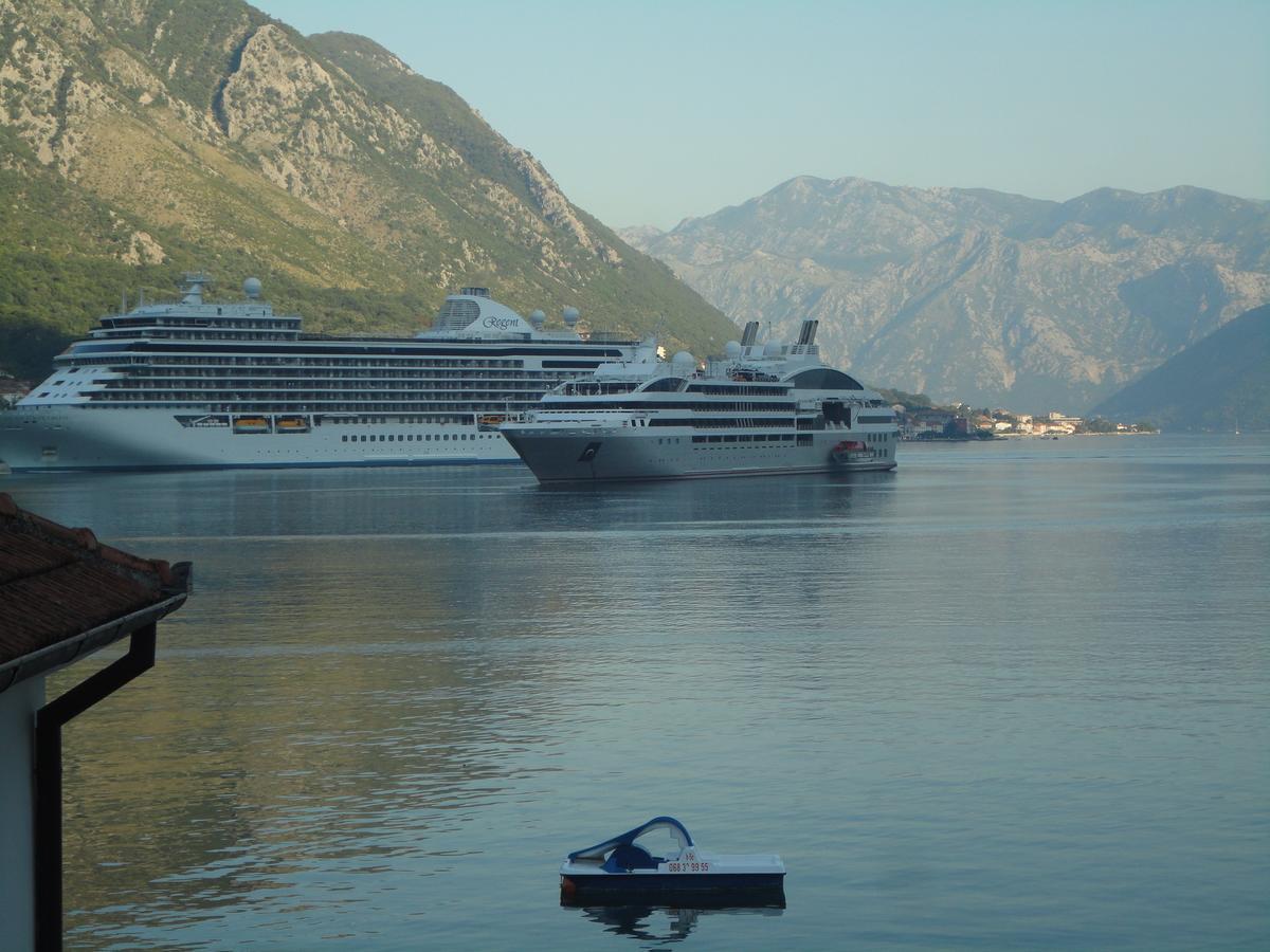 Apartment The Sea Coast Kotor Bagian luar foto