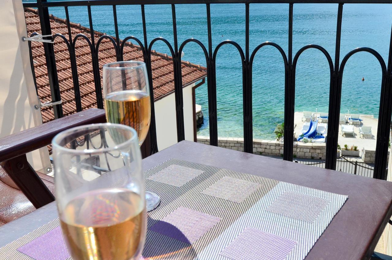Apartment The Sea Coast Kotor Bagian luar foto